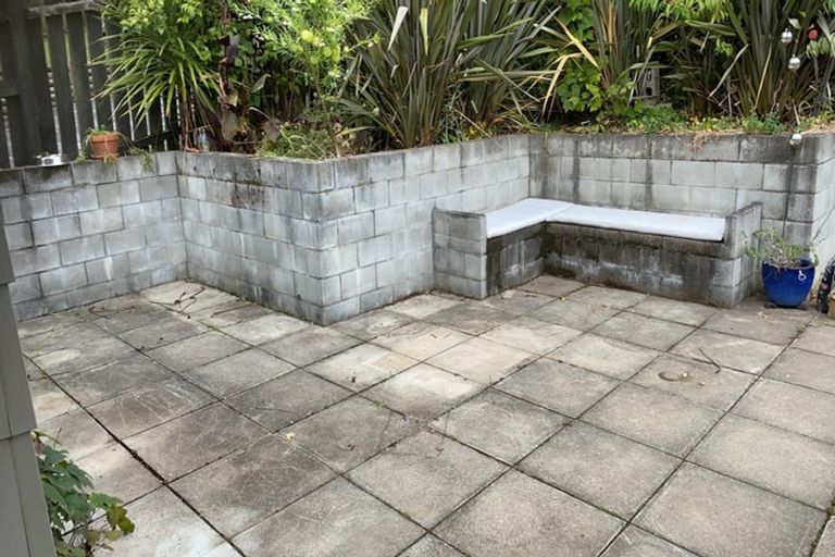 Photo of property in 24 Beverly Place, New Lynn, Auckland, 0600
