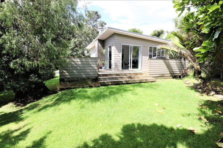 Photo of property in 52 Mako Avenue, Whiritoa, Whangamata, 3691