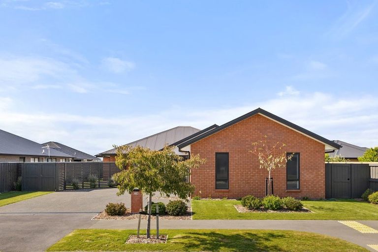 Photo of property in 130 Shillingford Boulevard, Rolleston, 7615