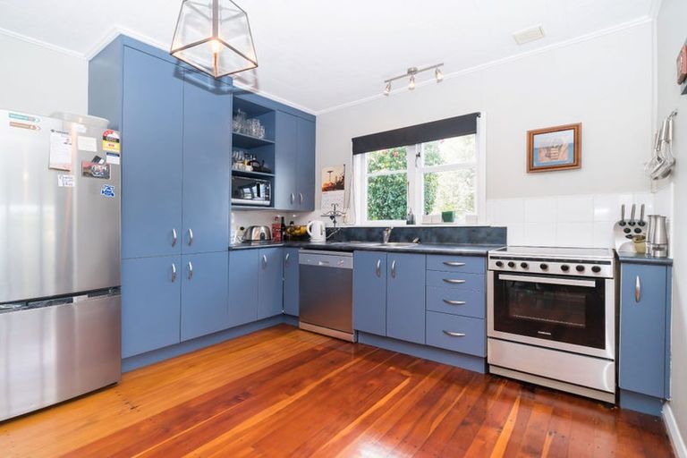 Photo of property in 19 East Street, Terrace End, Palmerston North, 4410