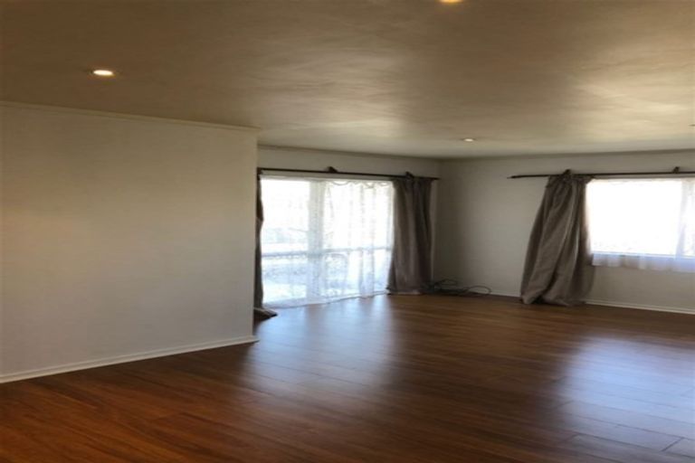 Photo of property in 39 Robert Skelton Place, Clendon Park, Auckland, 2103