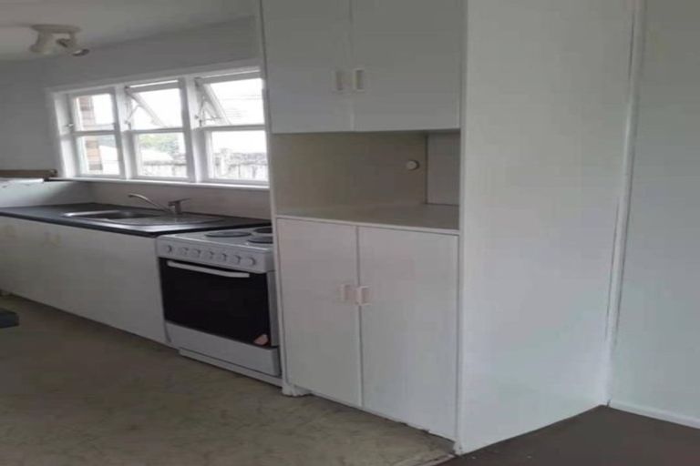 Photo of property in 57 Kayes Road, Pukekohe, 2120