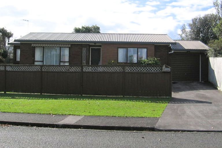 Photo of property in 1a Waione Avenue, Te Atatu Peninsula, Auckland, 0610