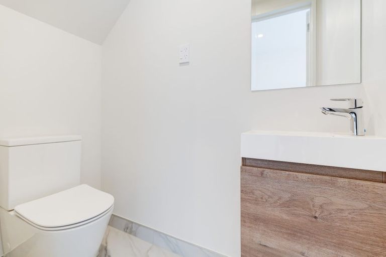 Photo of property in 11 Tokarewa Close, Mount Wellington, Auckland, 1062