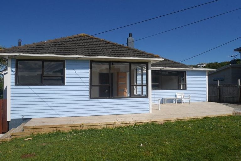 Photo of property in 21 Jillett Street, Titahi Bay, Porirua, 5022
