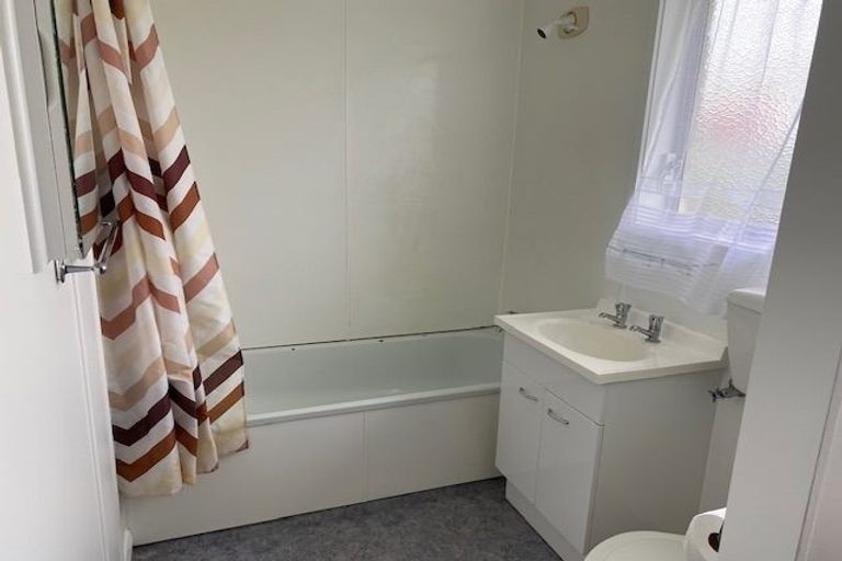 Photo of property in 4/202 Warwick Road, Mayfair, Hastings, 4122