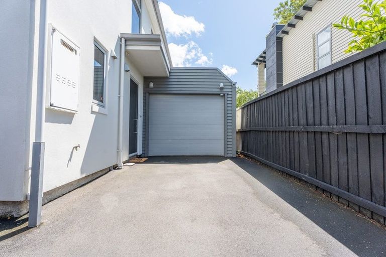 Photo of property in 2/64 Holly Road, St Albans, Christchurch, 8014