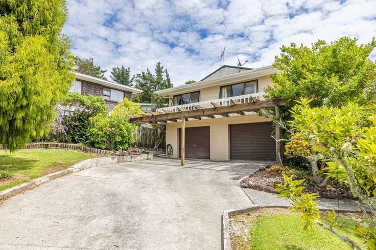 Photo of property in 25 Puketiro Place, Paihia, 0200