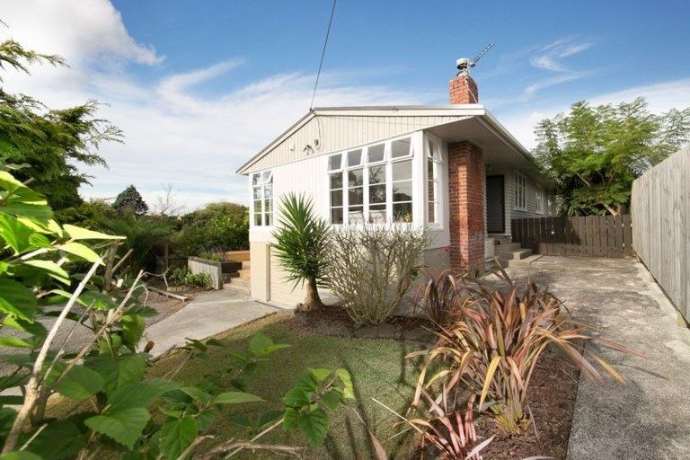 Photo of property in 15 Westall Road, New Lynn, Auckland, 0600