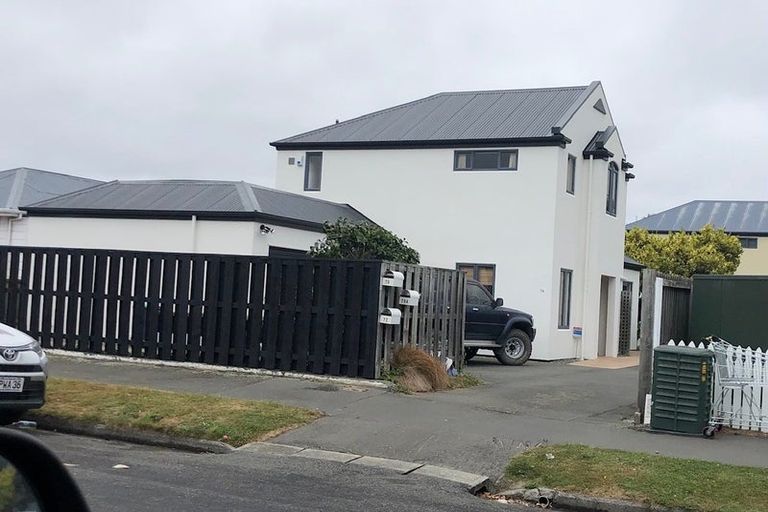 Photo of property in 72 Wharenui Road, Upper Riccarton, Christchurch, 8041