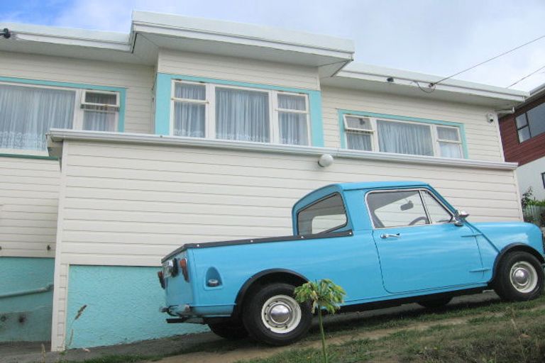 Photo of property in 65 Maupuia Road, Maupuia, Wellington, 6022