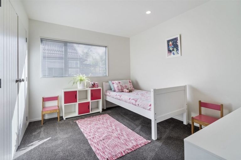 Photo of property in 19a Peter Terrace, Castor Bay, Auckland, 0620