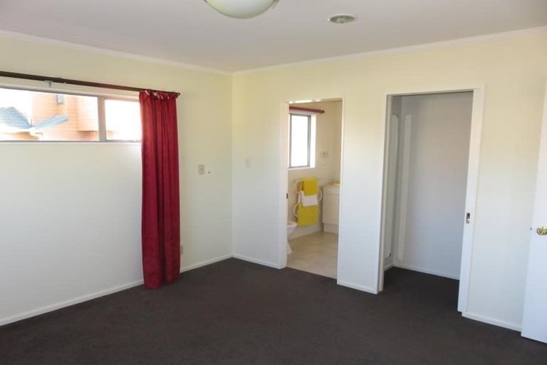 Photo of property in 3 Bathgate Street, Johnsonville, Wellington, 6037