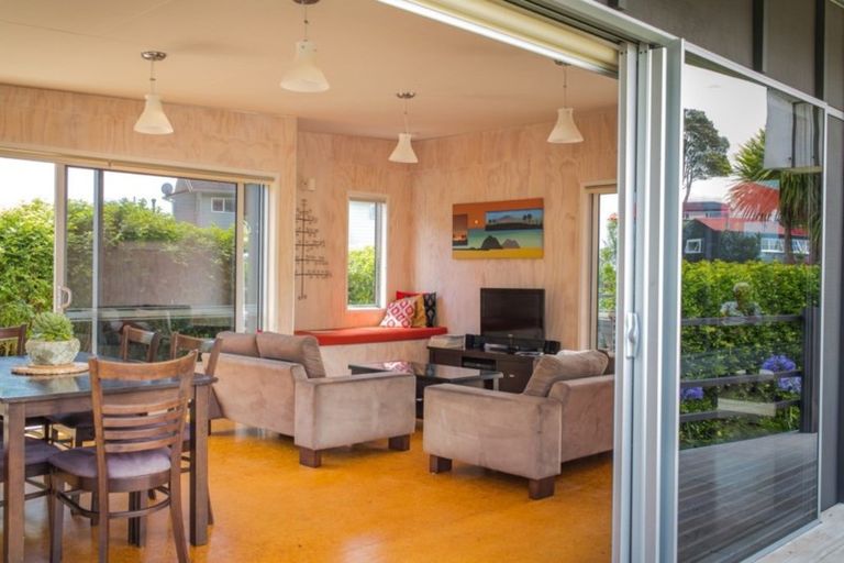 Photo of property in 36b Tasman Parade, Oakura, 4314