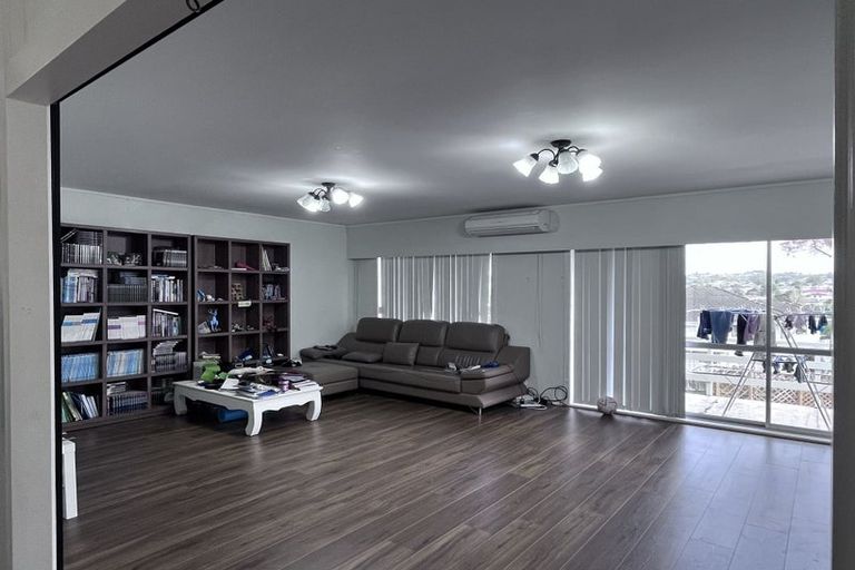 Photo of property in 9 William Souter Street, Forrest Hill, Auckland, 0620