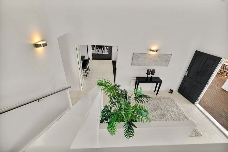 Photo of property in 11 The Close, Greenhithe, Auckland, 0632