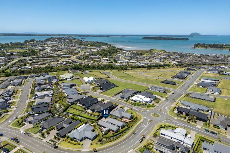 Photo of property in 3 Goldstone Place, Omokoroa, 3114