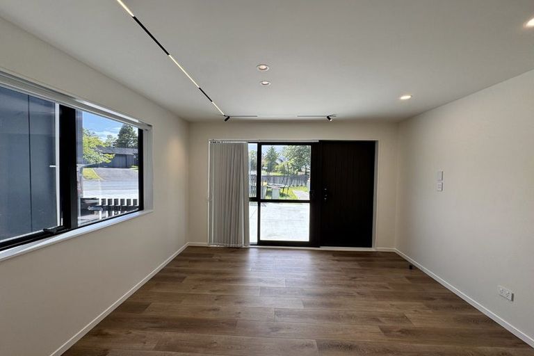 Photo of property in 40c Centorian Drive, Windsor Park, Auckland, 0632