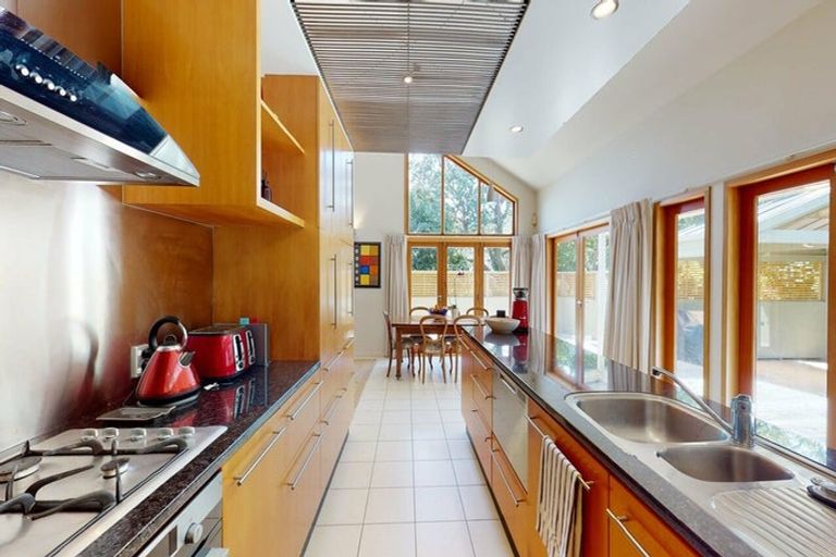 Photo of property in 8 Ranikhet Way, Khandallah, Wellington, 6035