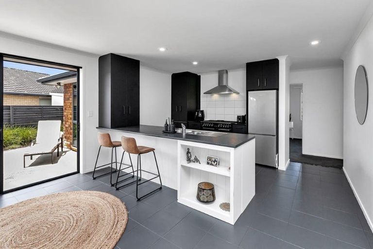 Photo of property in 50 Ocean View Rise, Ruakaka, 0116