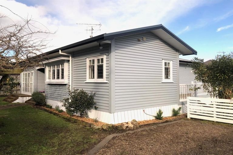 Photo of property in 23 Williams Street, Cambridge, 3434