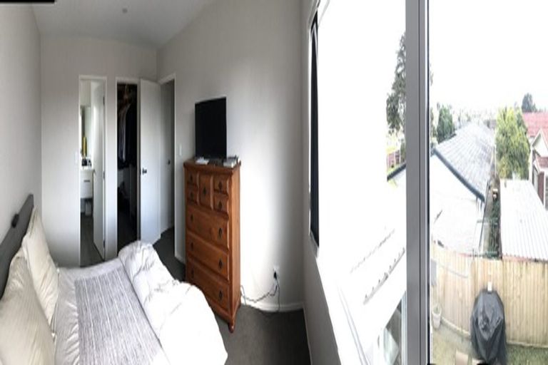 Photo of property in 4 Ruhanui Lane, Pakuranga Heights, Auckland, 2010