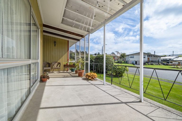 Photo of property in 10 Rameses Place, Pomare, Rotorua, 3015