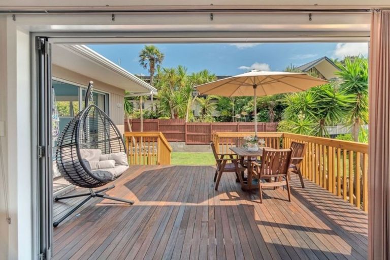 Photo of property in 7 Rossmore Terrace, Murrays Bay, Auckland, 0630