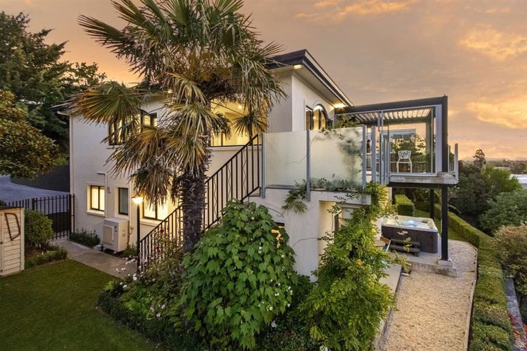 Photo of property in 39 Overdale Drive, Cashmere, Christchurch, 8022