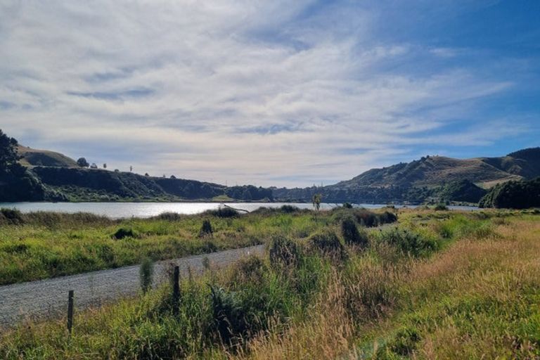 Photo of property in 125 Te Mahoe Road, Mokau, 4376
