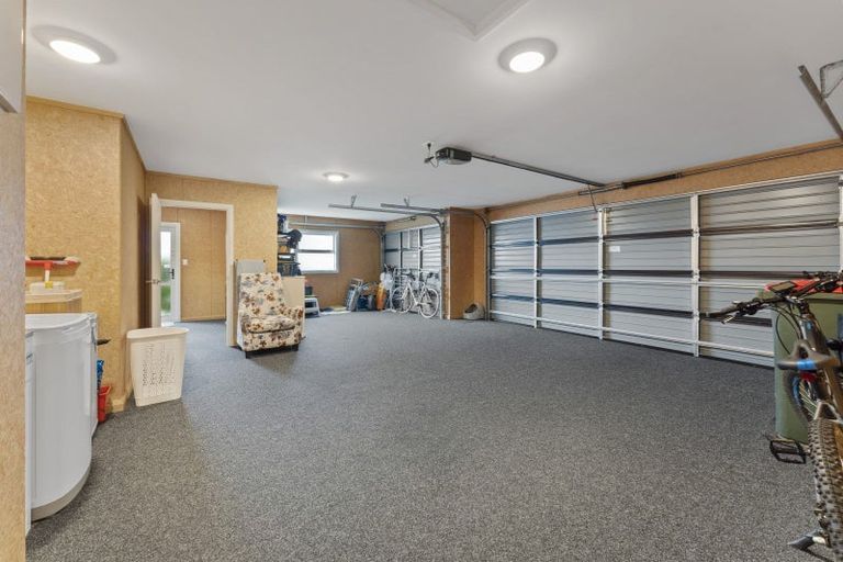 Photo of property in 9 Silicon Way, Fitzherbert, Palmerston North, 4410