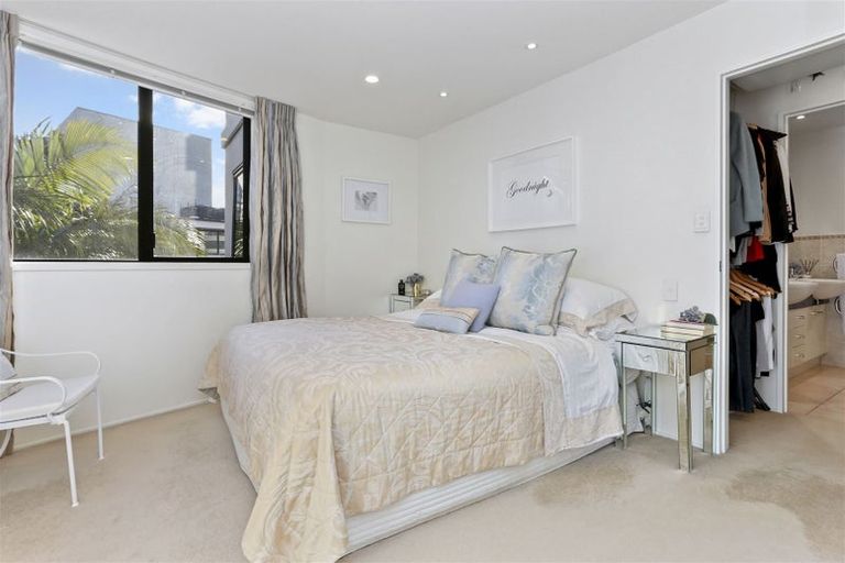 Photo of property in 3g/175 Hurstmere Road, Takapuna, Auckland, 0622