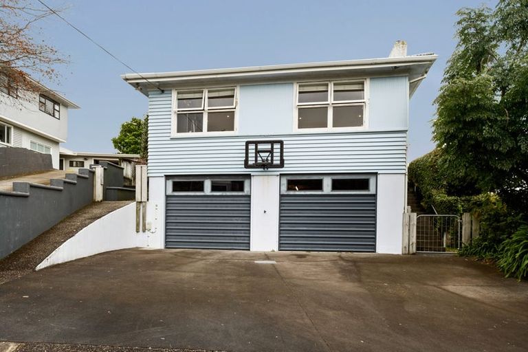 Photo of property in 6 Sardinha Place, Marfell, New Plymouth, 4310