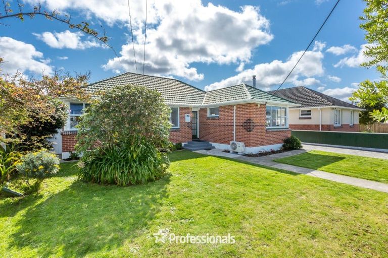 Photo of property in 14 Courtenay Road, Heretaunga, Upper Hutt, 5018