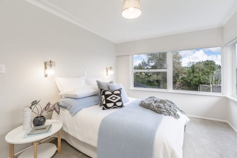 Photo of property in 27 Renata Crescent, Te Atatu Peninsula, Auckland, 0610