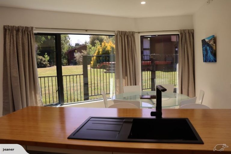 Photo of property in 2 Park Avenue Mews, Ohakune, 4625