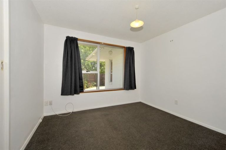 Photo of property in 16 Mckellar Place, Hornby, Christchurch, 8042
