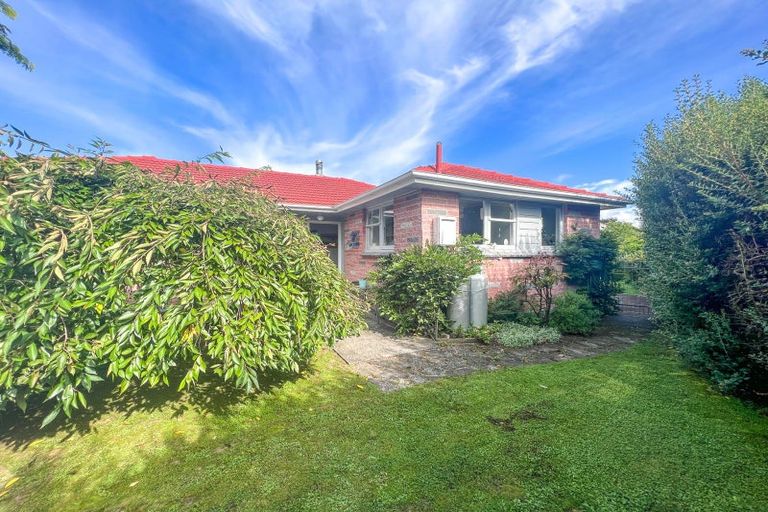 Photo of property in 1 Hughan Place, Carterton, 5713