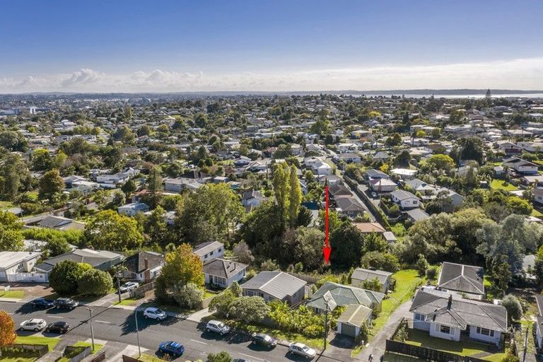 Photo of property in 54a Awaroa Road, Sunnyvale, Auckland, 0612