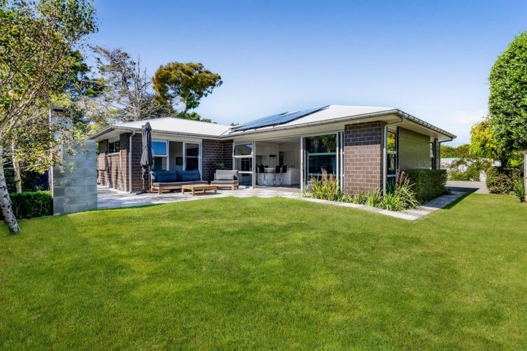 Photo of property in 77 Brooklands Road, Brooklands, New Plymouth, 4310