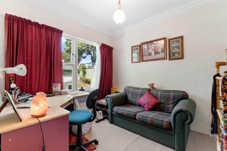 Photo of property in 43 Neal Avenue, Glenfield, Auckland, 0629