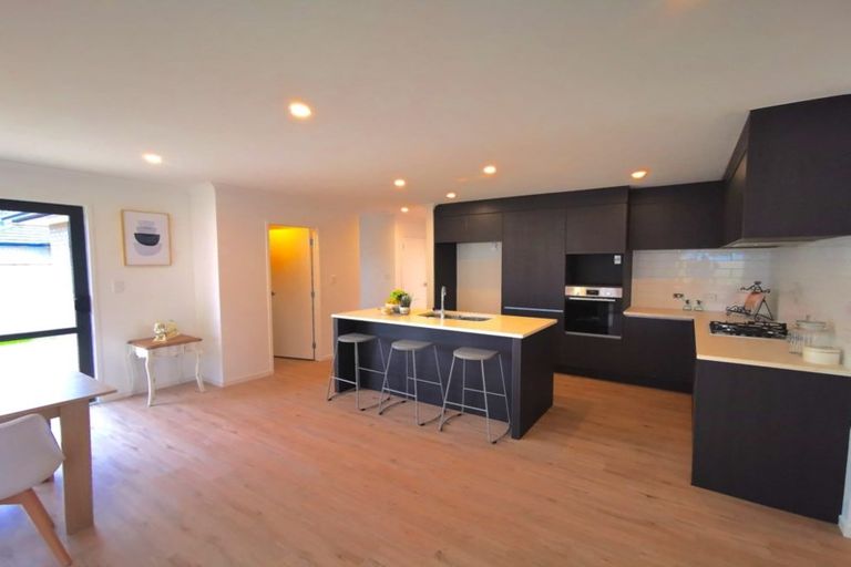 Photo of property in 12 Ropere Street, Kumeu, 0810