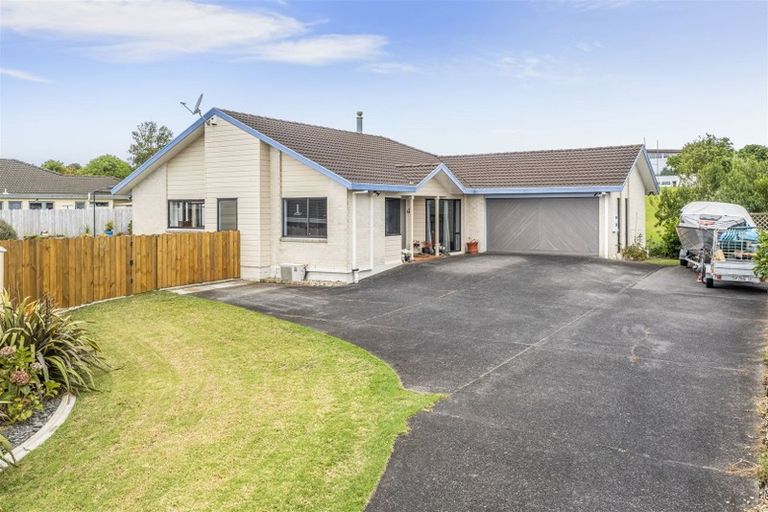 Photo of property in 62 Meadowland Drive, Somerville, Auckland, 2014