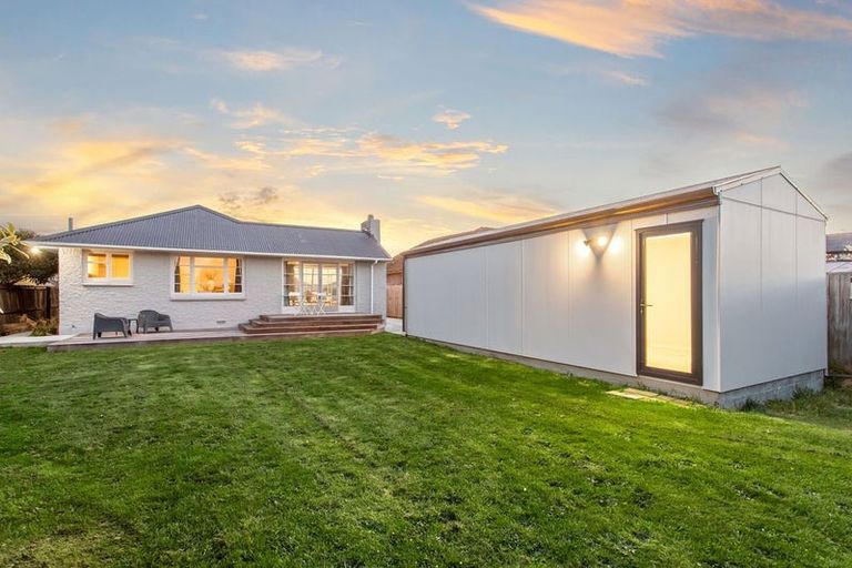 Photo of property in 21 Halliwell Avenue, Papanui, Christchurch, 8052