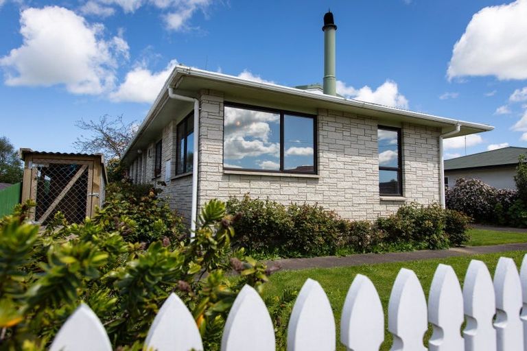 Photo of property in 13 Victoria Avenue, Dannevirke, 4930