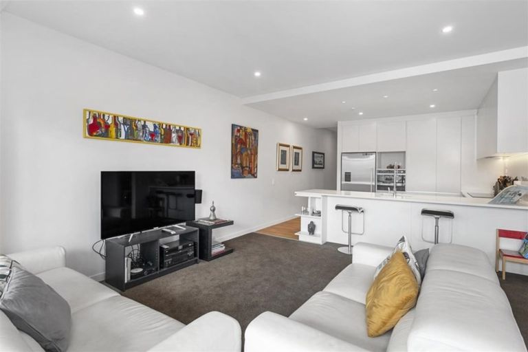 Photo of property in 107/8a Lake Pupuke Drive, Takapuna, Auckland, 0622