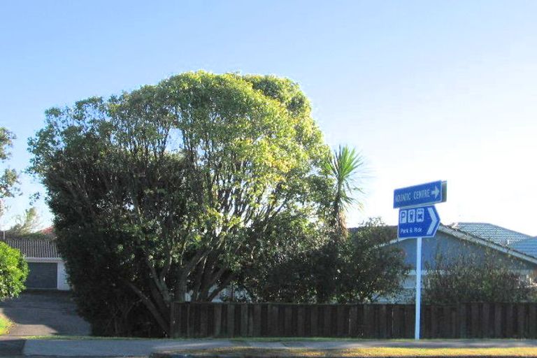 Photo of property in 3/6 Clevedon Road, Papakura, 2110