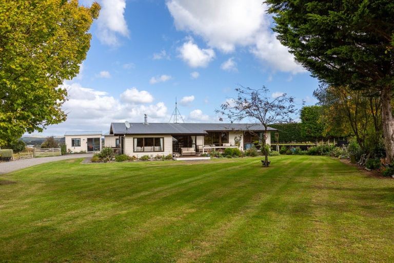 Photo of property in 47 Cowper Side Road, Dannevirke, 4976