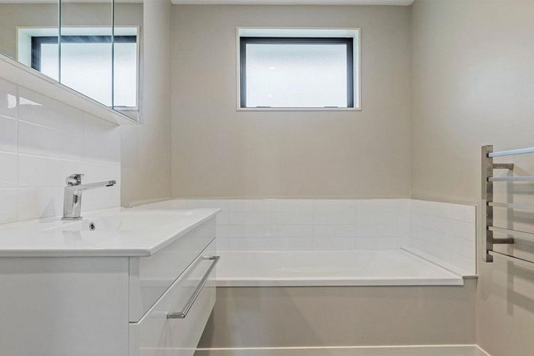 Photo of property in 2/150 Aldwins Road, Phillipstown, Christchurch, 8062