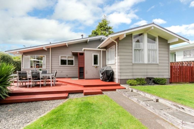 Photo of property in 14 Konini Street, Inglewood, 4330